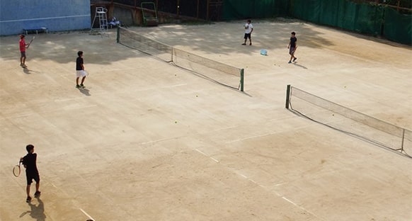 男子硬式テニス部のイメージ